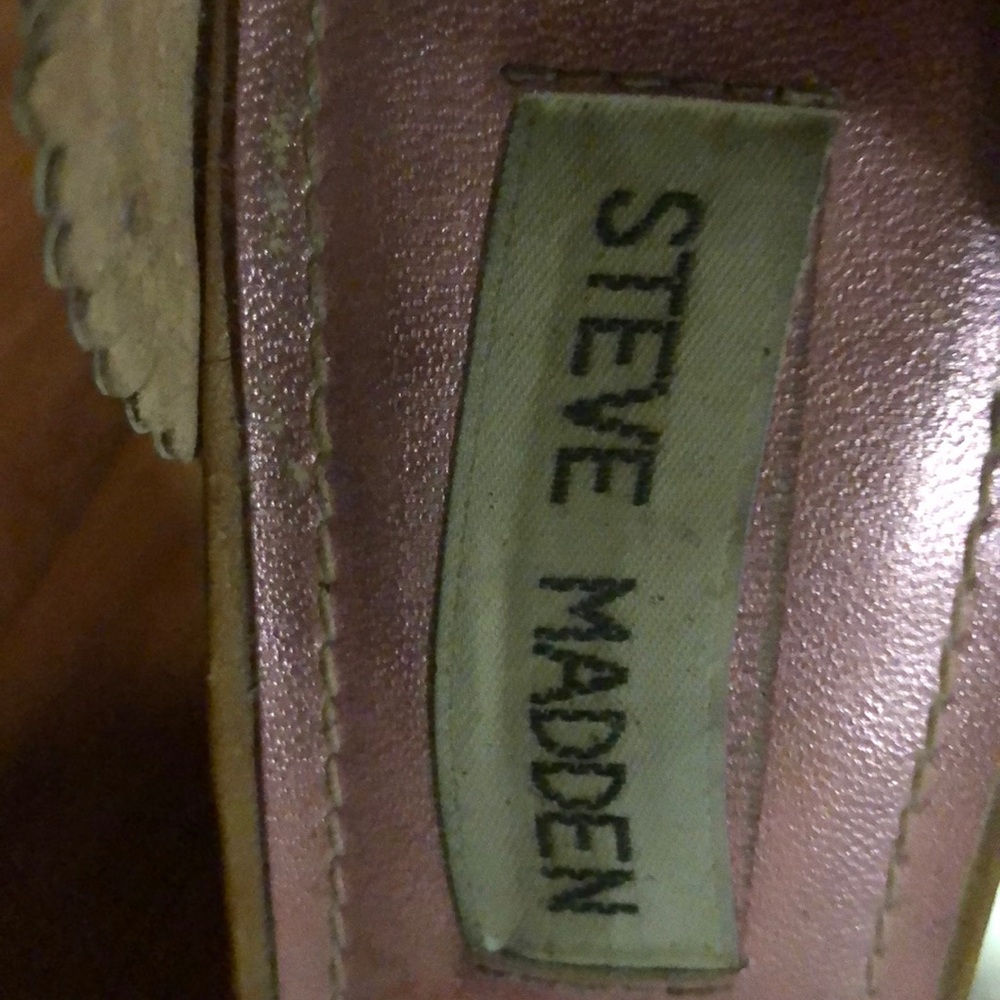 Tan shoes with pink dots - Picture 3 of 4